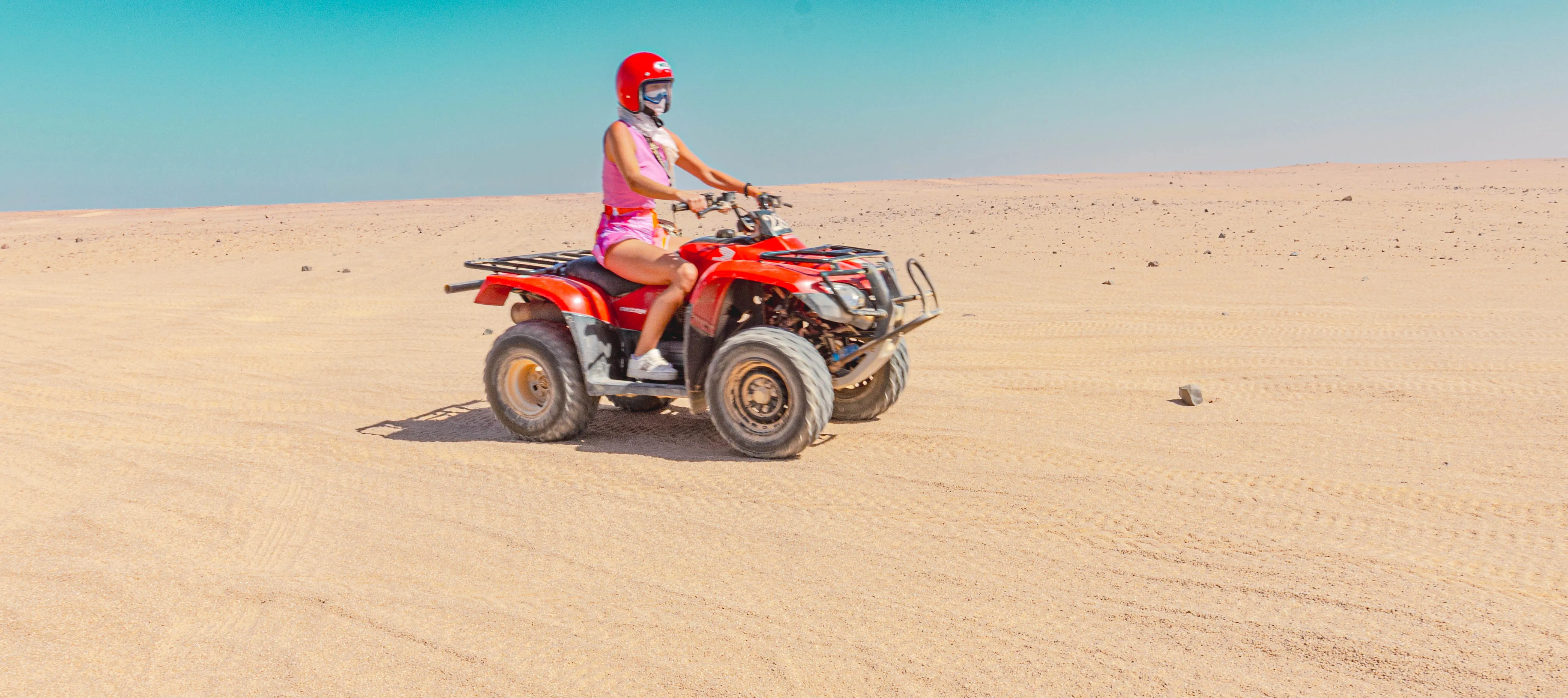 Super Safari Sharm El Sheikh met quads en uitzicht op de Sinai-woestijn
