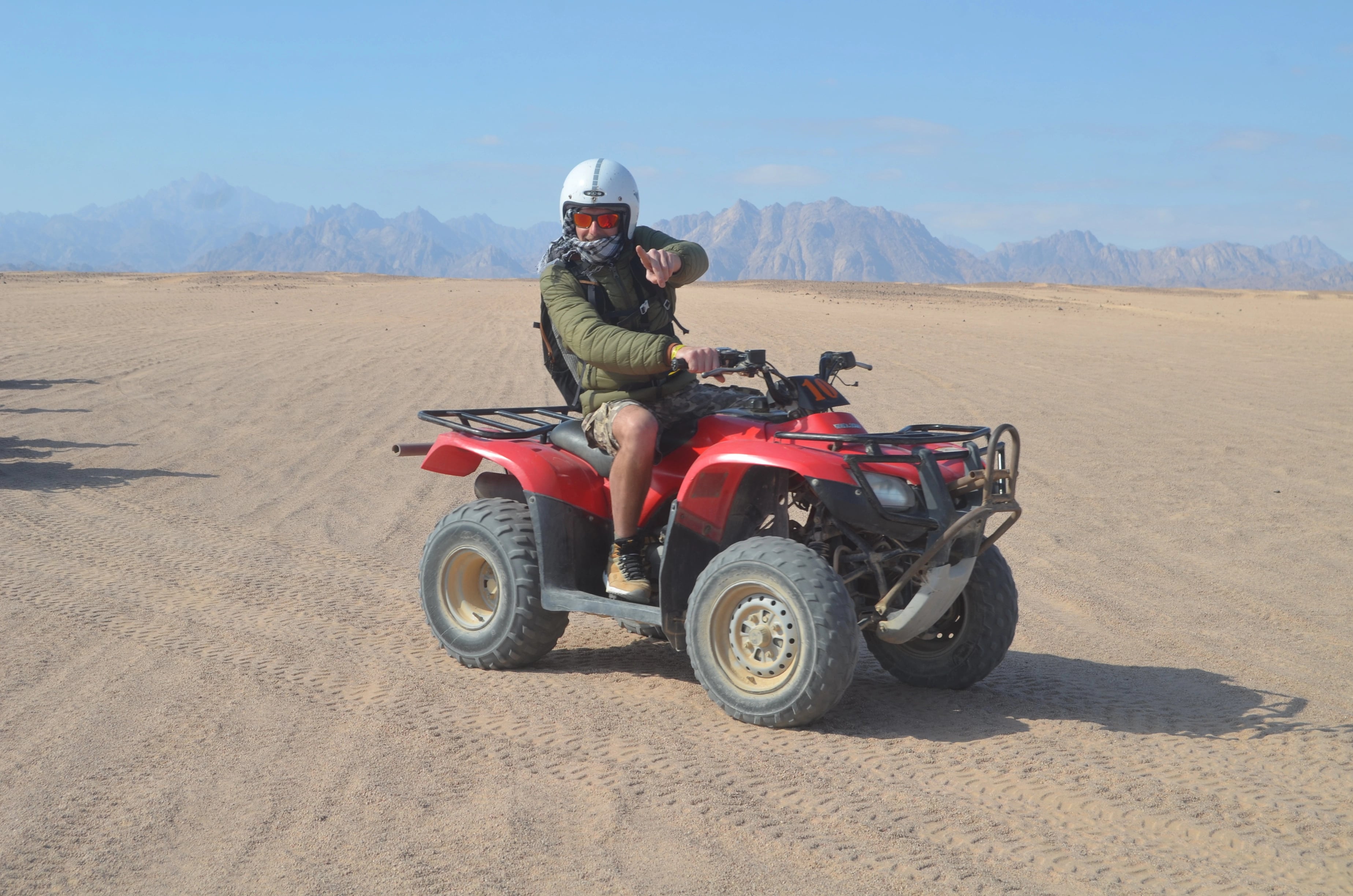 Tour ATV quad avec balade à chameau dans le désert d'Hurghada