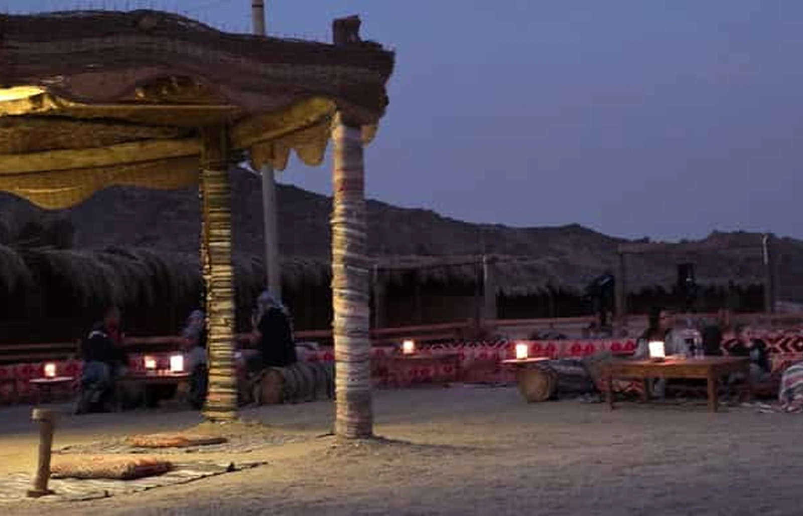 Magán 4x4 jeep Hurghada sivatagában az arany óra idején
